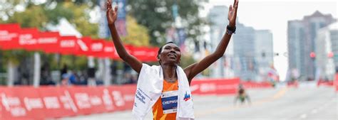 Tura and Chepngetich take Chicago Marathon titles.